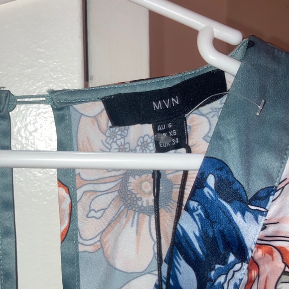 Floral, silk jumper - Picture 5 of 6